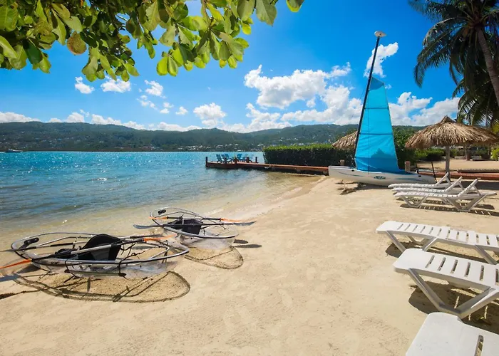 Afimi House 4br Beachfront Montego Bay