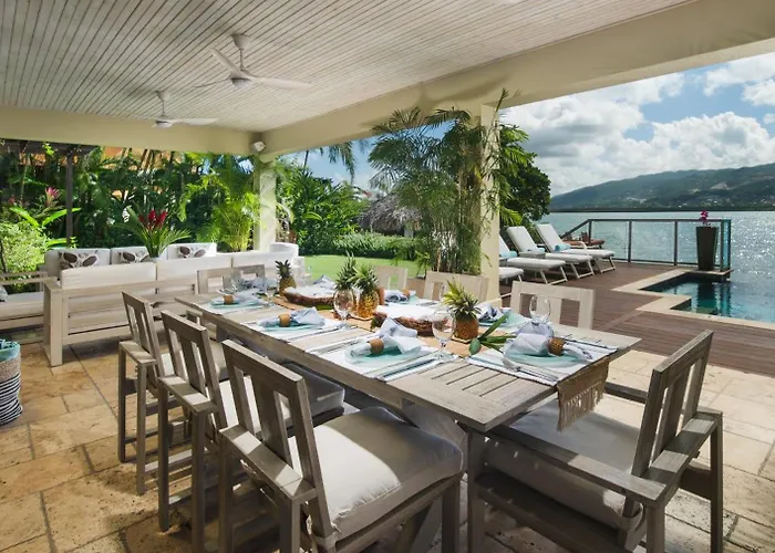 Afimi House 4br Beachfront Villa Montego Bay