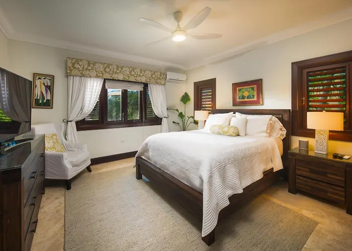 Afimi House 4br Beachfront Villa