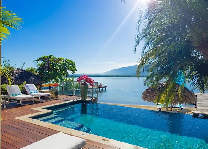 Afimi House 4br Beachfront Villa